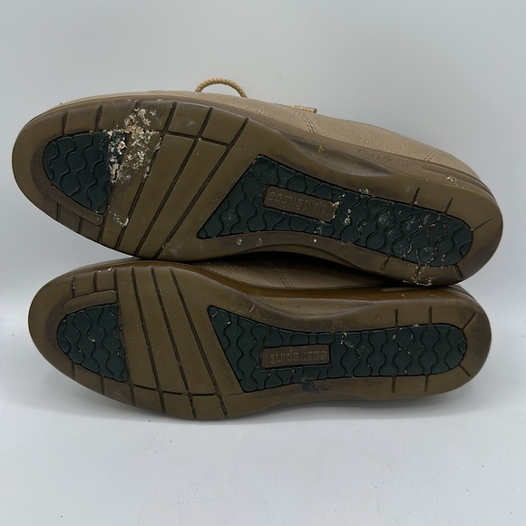 Easy Spirit Esmotion tan Oxford shoes, size 6 - Picture 9 of 9
